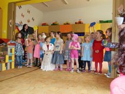 BAZÁREK - učíme dospěláky třídit odpady